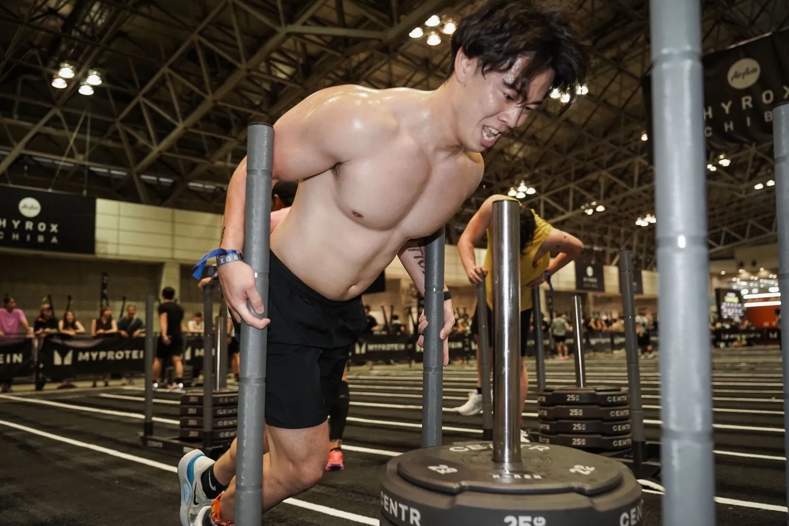 HYROXの種目「スレッドプッシュ」（Sled Push）